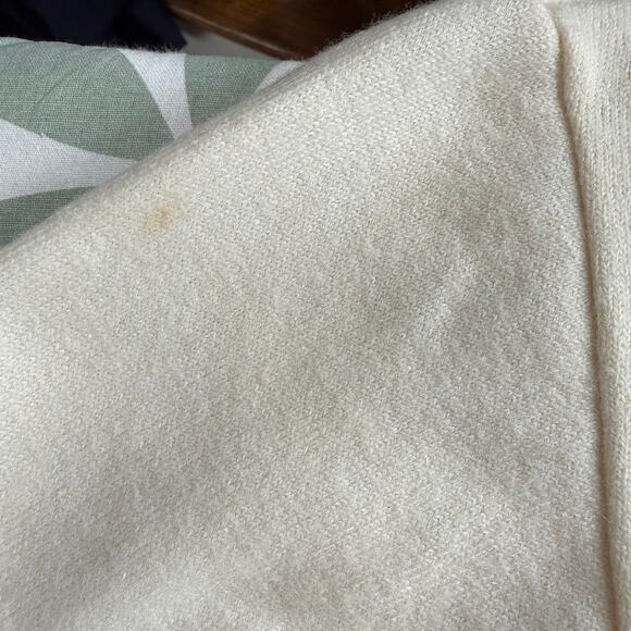 Vintage Jantzen Wool Cardigan Floral Embroidered Sweater Ivory Red Size 38 - Picture 9 of 9